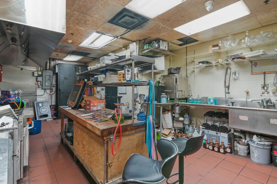 More Photos Of 727 Cranston St, Providence Bar For Sale