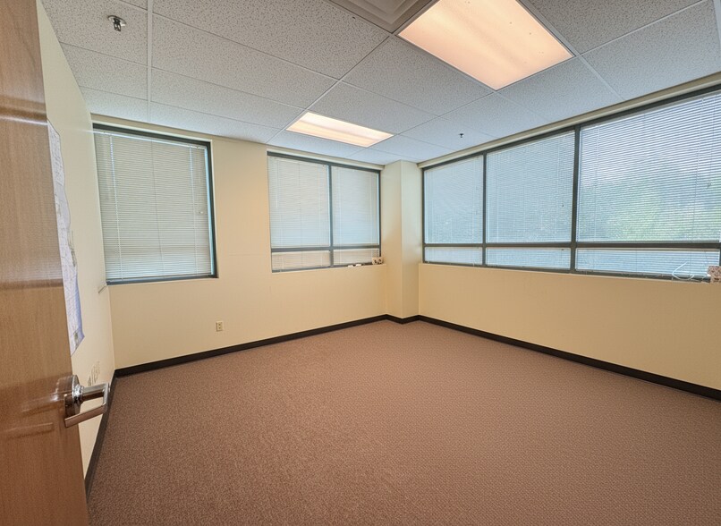 Primary Photo Of 5700-5730 Buford Hwy, Norcross Unknown For Lease