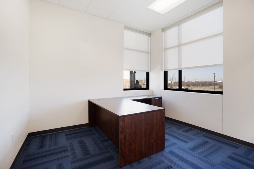 More Photos Of 4200 Mapleshade Ln, Plano Office For Sale