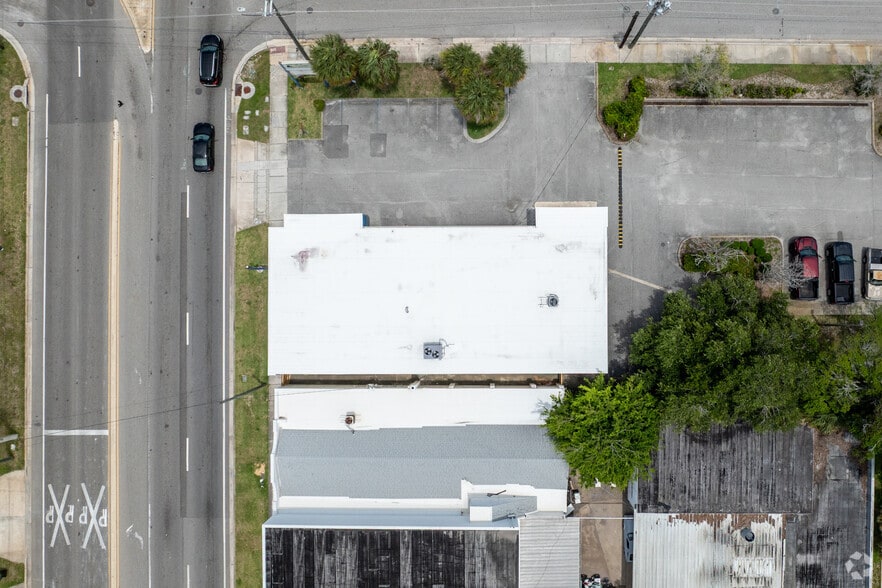More Photos Of 401 W International Speedway Blvd, Daytona Beach Freestanding For Sale