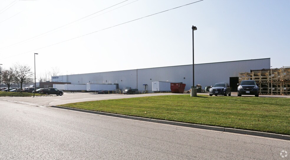 Primary Photo Of 425 Sovereign Rd, London Warehouse For Lease