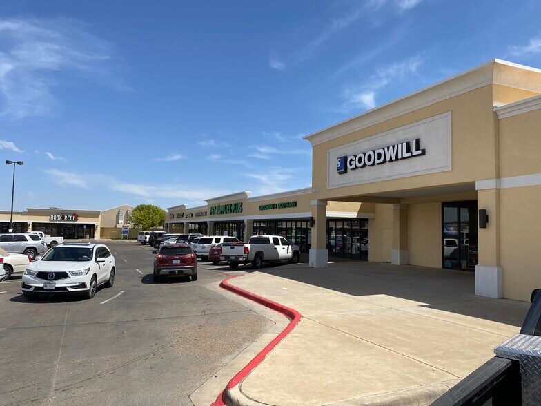 More Photos Of 5807-5809 W 45th Ave, Amarillo Unknown For Lease