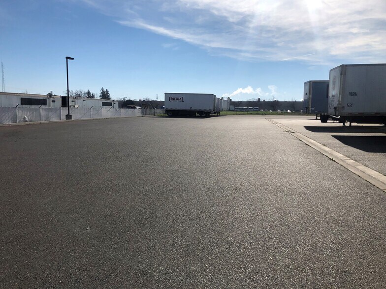 More Photos Of 7444 Reese Rd, Sacramento Truck Terminal For Sale