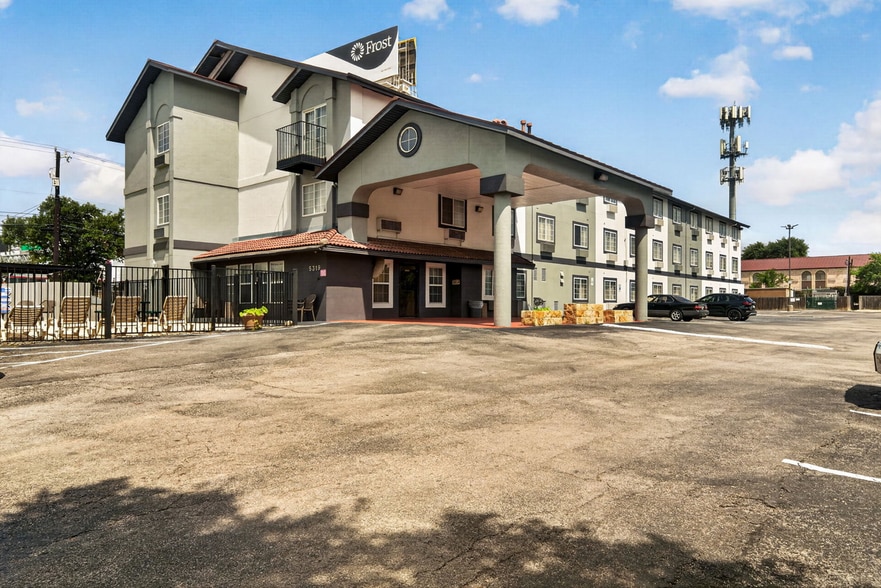 More Photos Of 5319 Casa Bella, San Antonio Hotel For Sale