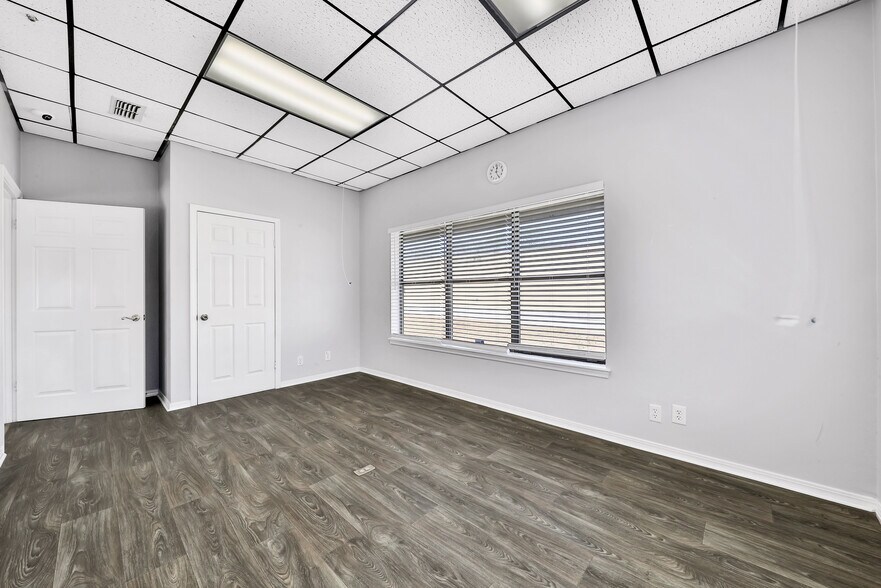 More Photos Of 2865 Plummer Cove Rd, Jacksonville Office For Sale