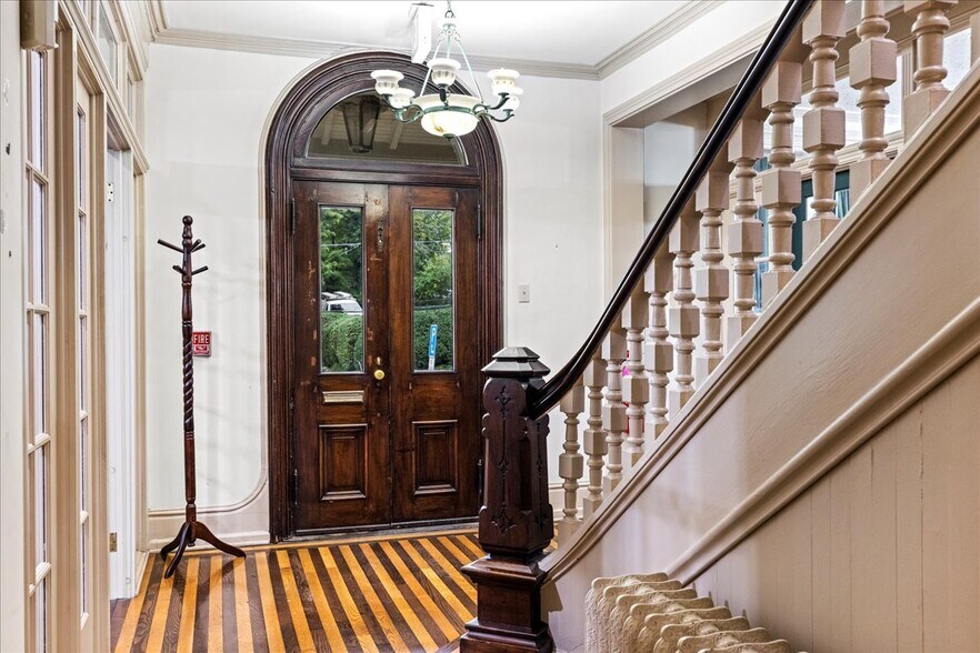 More Photos Of 152 N Main St, Doylestown Medical For Lease