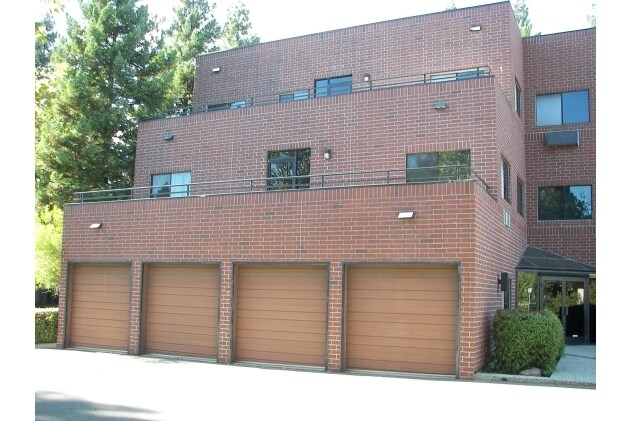 More Photos Of 1510 Poole Blvd, Yuba City Office For Lease
