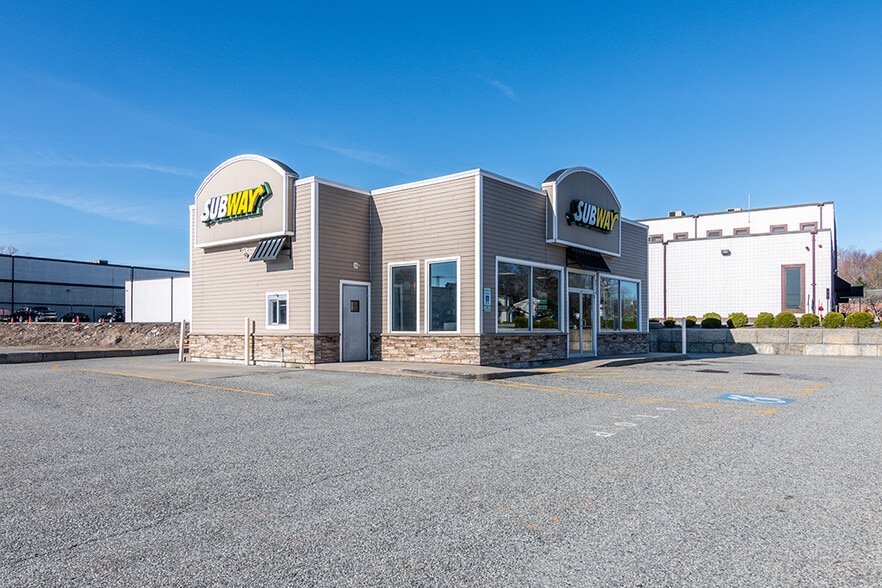 More Photos Of 2214 Plainfield Pike, Cranston Fast Food For Sale