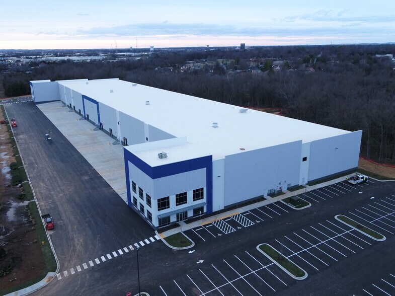 More Photos Of 315 W Rutherford Blvd, Murfreesboro Unknown For Lease