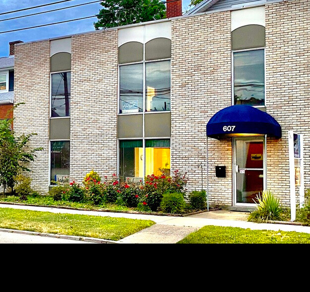 Primary Photo Of 607 Watervliet Ave, Dayton Office Residential For Sale