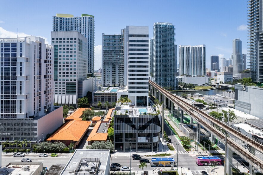 More Photos Of 115 SW 8th St, Miami Restaurant For Sale