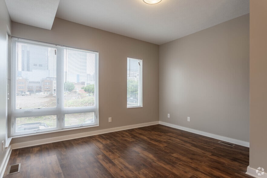 More Photos Of 1421 E 15th St, Cleveland Apartments For Sale
