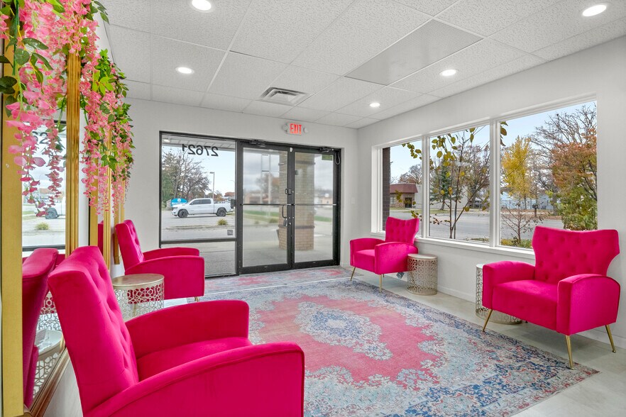 More Photos Of 27621 Warren Rd, Garden City Freestanding For Lease