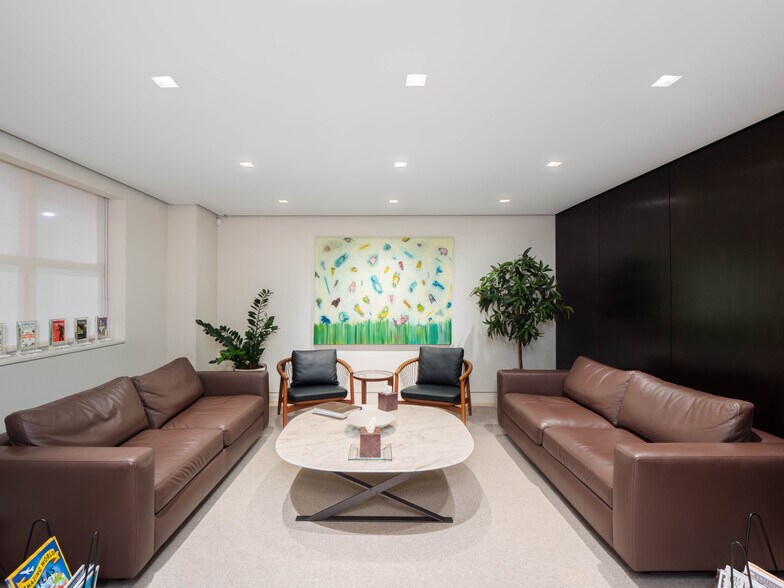 More Photos Of 650 Park Ave, New York Apartments For Sale