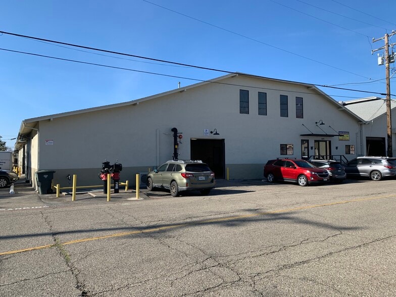 More Photos Of 555 Maple St, Carpinteria Warehouse For Lease