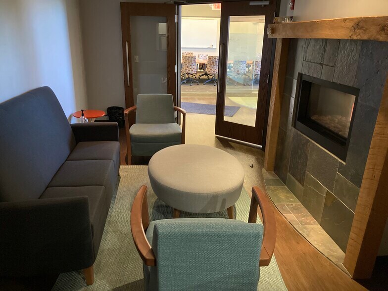 More Photos Of 9645 Lincoln-Way Ln, Frankfort Unknown For Lease