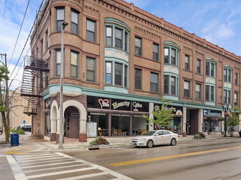 More Photos Of 921-931 8th St, Manitowoc Office For Sale
