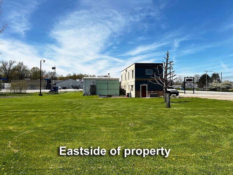 More Photos Of 2813 Liberty Ave, Vermilion Bar For Sale