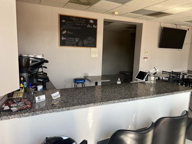 More Photos Of 7508-7510 W Grand Ave, Elmwood Park General Retail For Sale