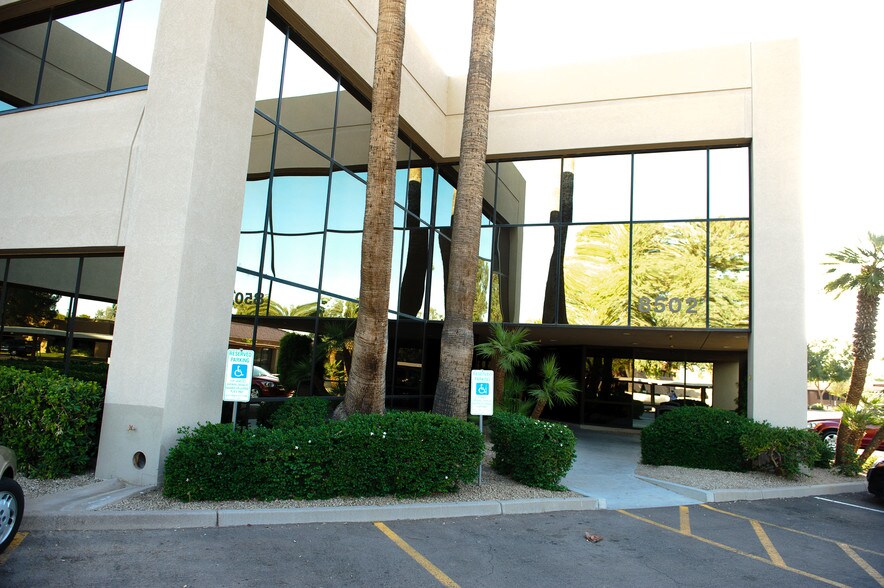 More Photos Of 8502 E Via de Ventura, Scottsdale Office For Lease