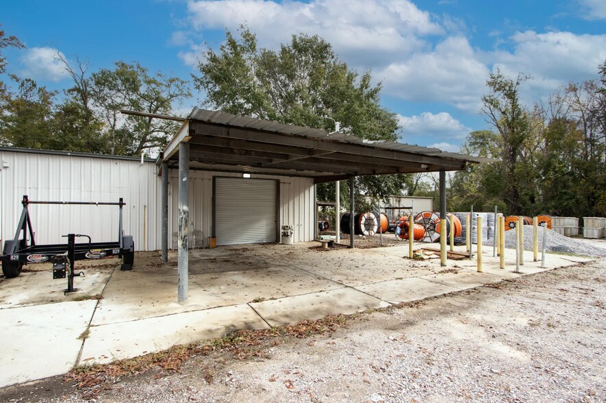 More Photos Of 1446 Pineview Rd, Columbia Light Manufacturing For Lease