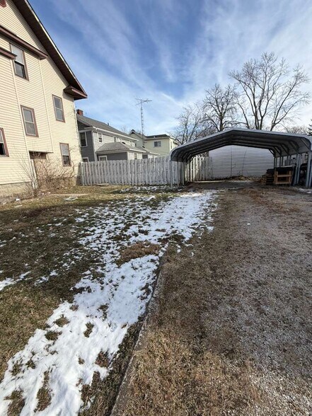 More Photos Of 569 E Church St, Marion Apartments For Sale