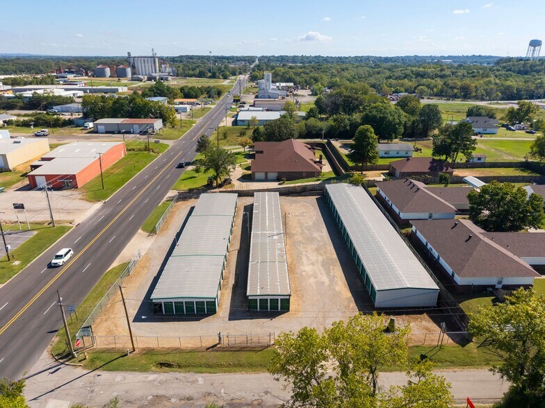 More Photos Of 2510 Kibler Rd, Van Buren Self Storage For Sale