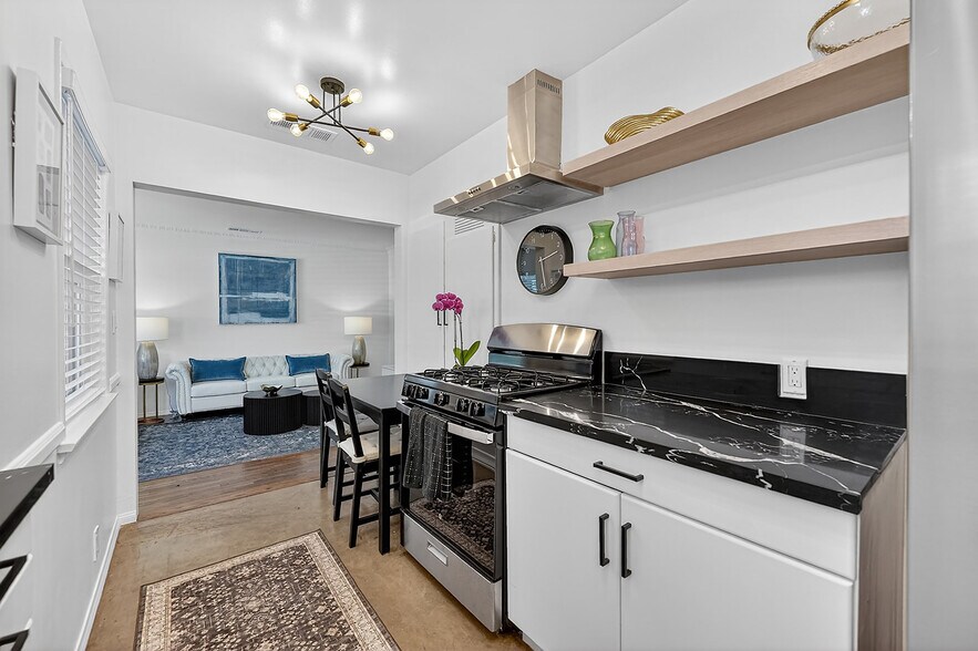 More Photos Of 218 Venice Way, Venice Multifamily For Sale
