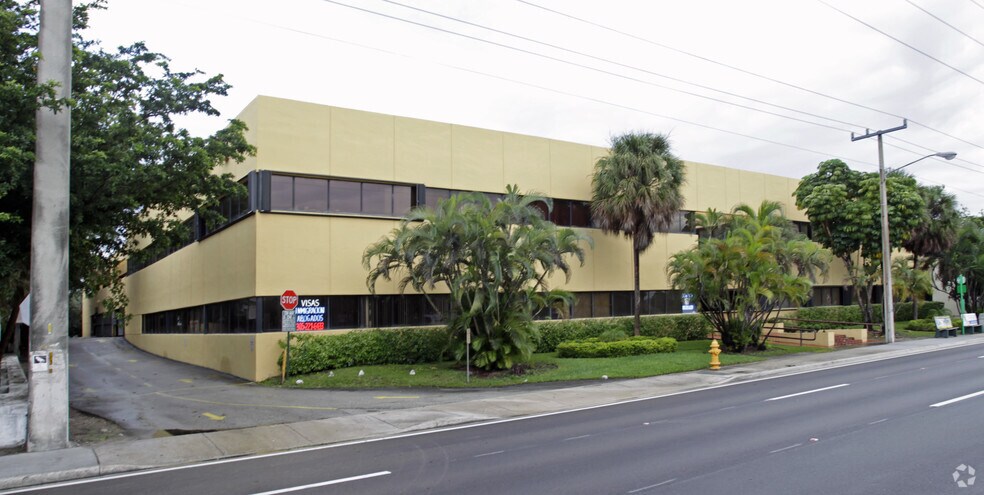 Primary Photo Of 8370 W Flagler St, Miami Medical For Lease