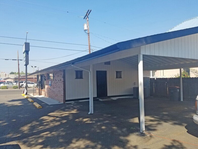 More Photos Of 519 S Riverside Ave, Medford Office Residential For Sale