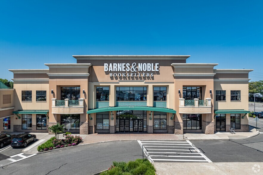 More Photos Of 23 Old Country Rd, Carle Place General Retail For Lease