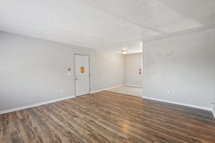 More Photos Of 525 N Arlington St, Kalamazoo Apartments For Sale