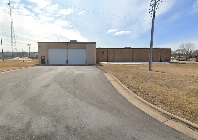 More Photos Of 7955 Wallace Rd, Eden Prairie Manufacturing For Sale