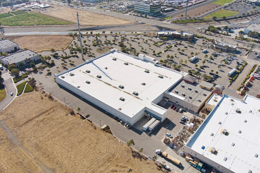 More Photos Of 14659 Ramona Ave, Chino Department Store For Lease