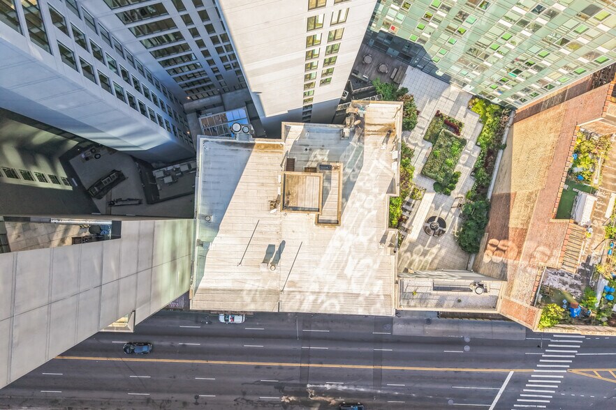 More Photos Of 21-25 Flatbush Ave, Brooklyn Office For Lease