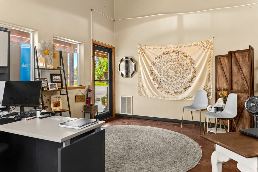 More Photos Of 911 19th Ave, Oroville Freestanding For Sale