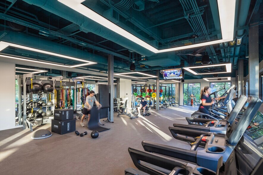 More Photos Of 8800 Technology Forest Pl, The Woodlands Unknown For Lease