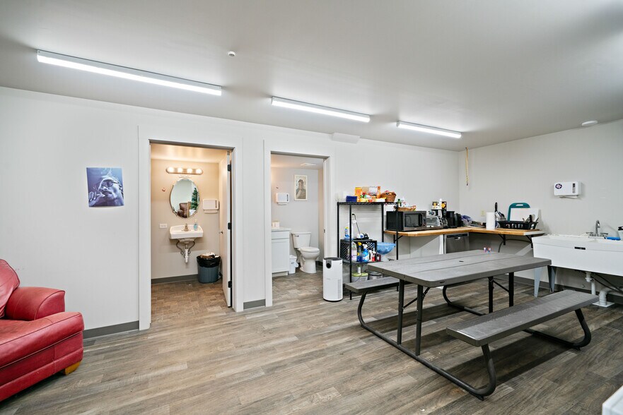 More Photos Of 7795 Thorpe Rd, Bozeman Industrial For Sale