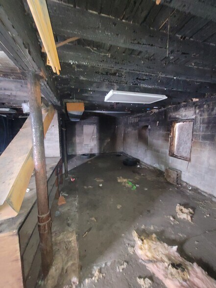 More Photos Of 1823 W 8th St, Muncie Multifamily For Sale