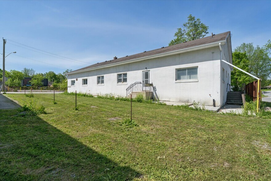More Photos Of 21 Ann St, Brock Office For Sale