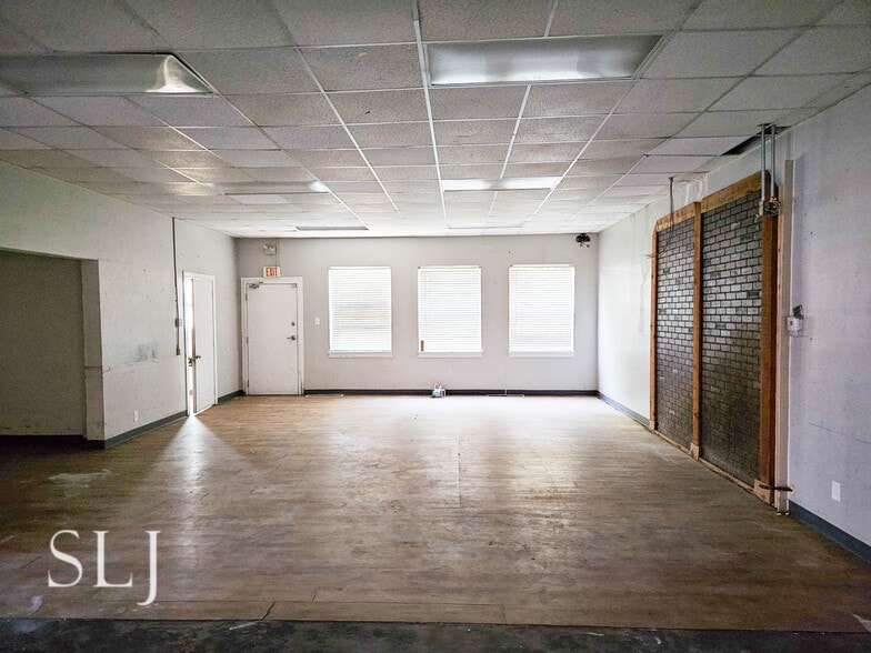 More Photos Of 2017 S Ervay St, Dallas Restaurant For Lease