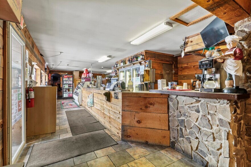 More Photos Of 3827 PA-115, Blakeslee Restaurant For Sale