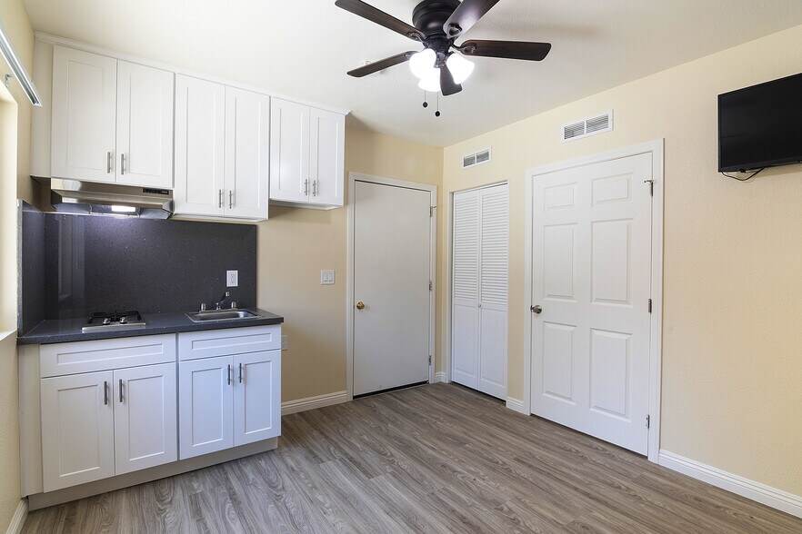 More Photos Of 1930 S Oxford Ave, Los Angeles Apartments For Sale