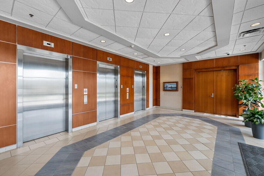 More Photos Of 5550 W Executive Dr, Tampa Office Residential For Sale