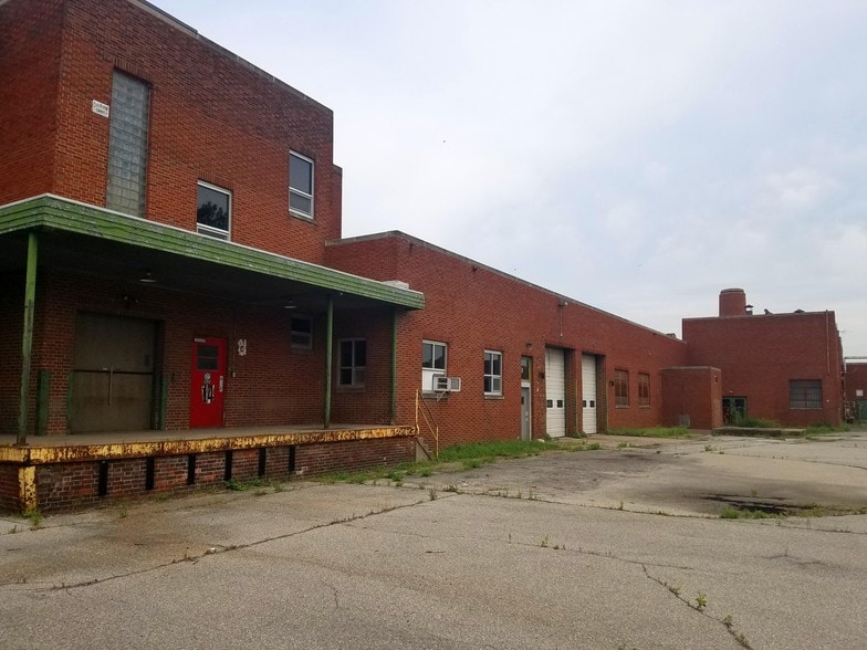 More Photos Of 1661 W Hill St, Louisville Manufacturing For Lease