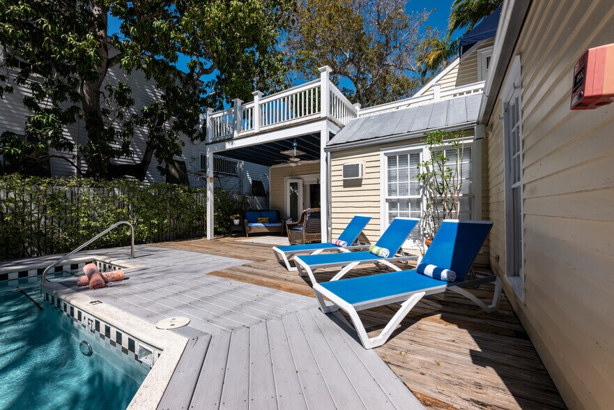 More Photos Of 412 Frances St, Key West Hotel For Sale
