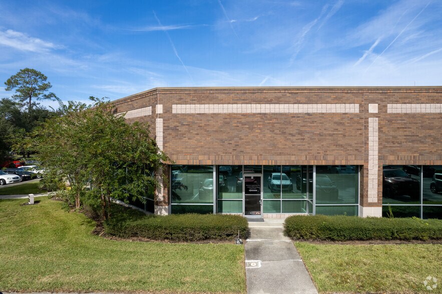 More Photos Of 4901 Belfort Rd, Jacksonville Light Distribution For Lease