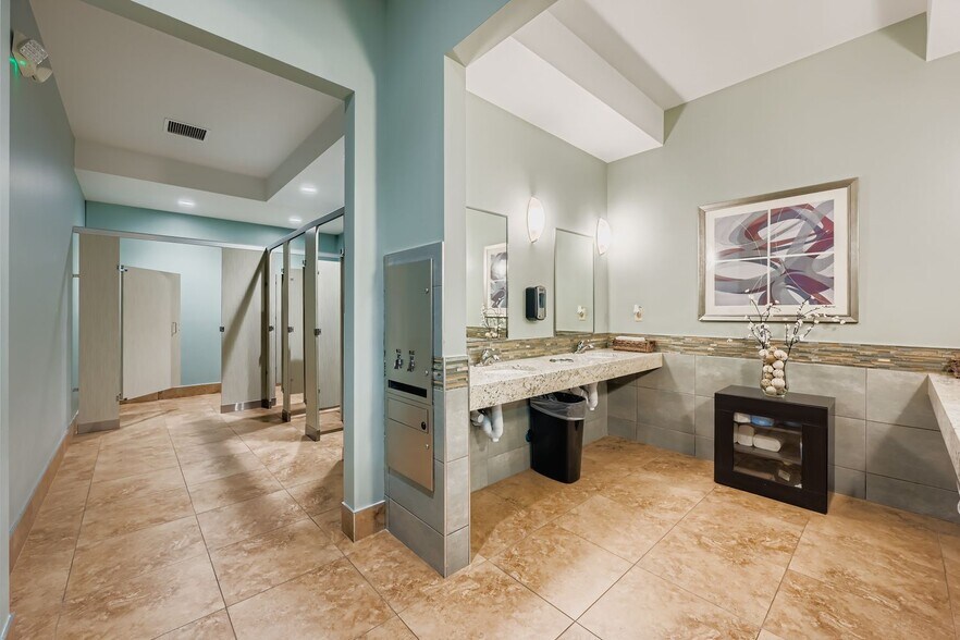 More Photos Of 12577 E Caley Ave, Englewood Office For Sale