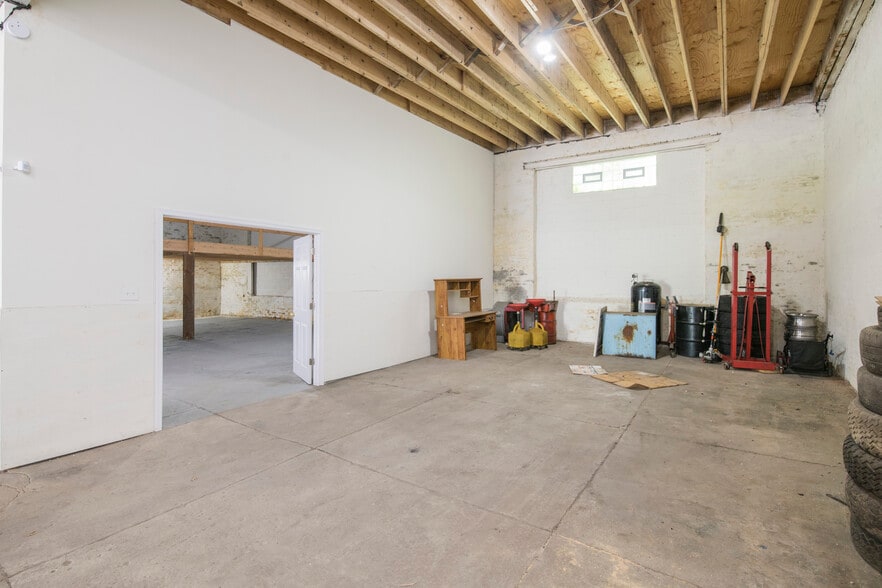 More Photos Of 4233-37 Park, Philadelphia Light Distribution For Sale