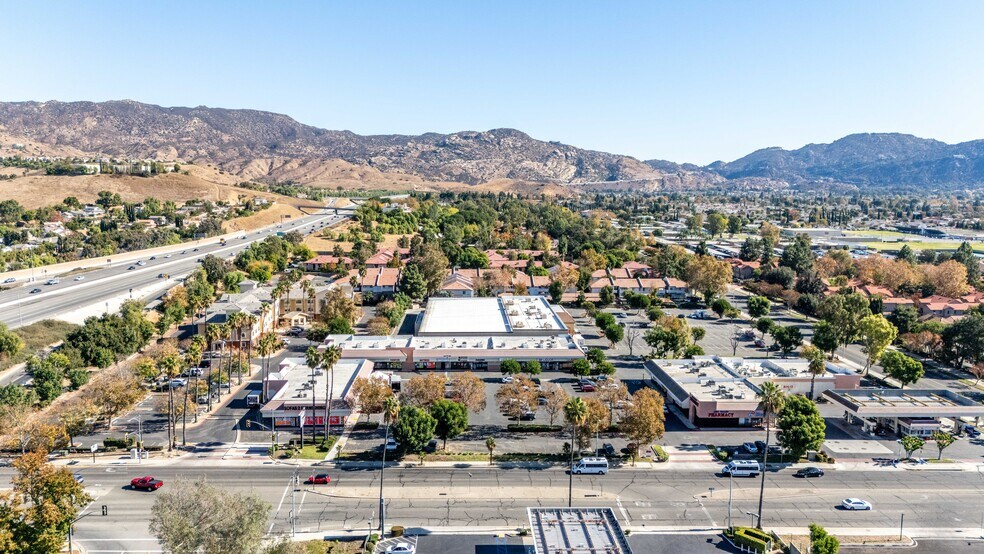Primary Photo Of 2408-2480 Stearns St, Simi Valley Unknown For Lease